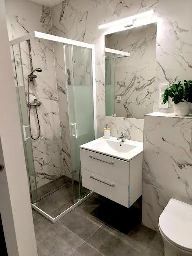 Noclegi Duet House STUDIO BLUE BIRD | Tanie Pokoje Kwatery pracownicze Pabianice Łask